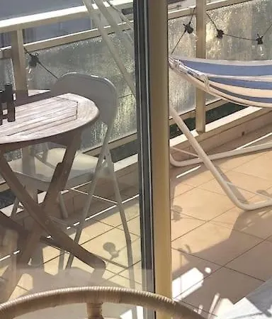 A 4 Minutes De La Dans Le Quartier